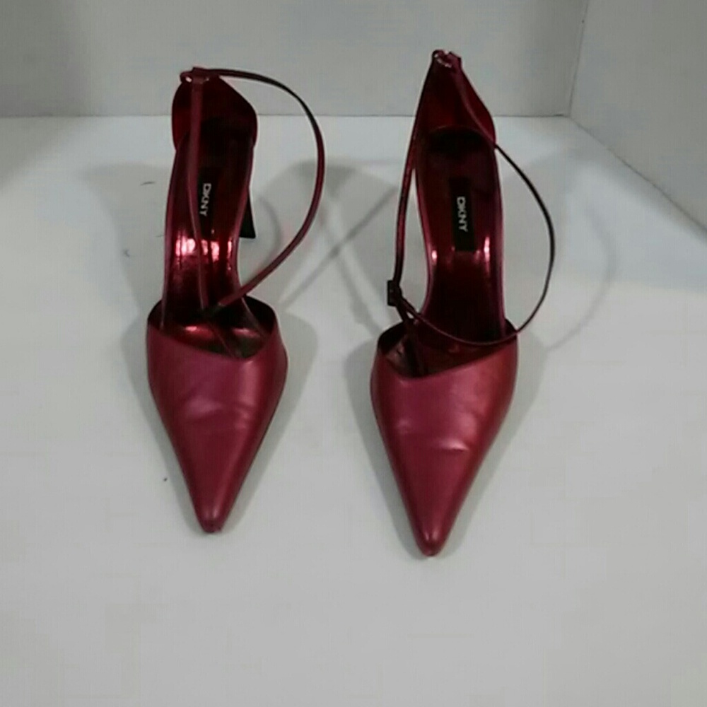 DKNY pink pointed toe heel shoe